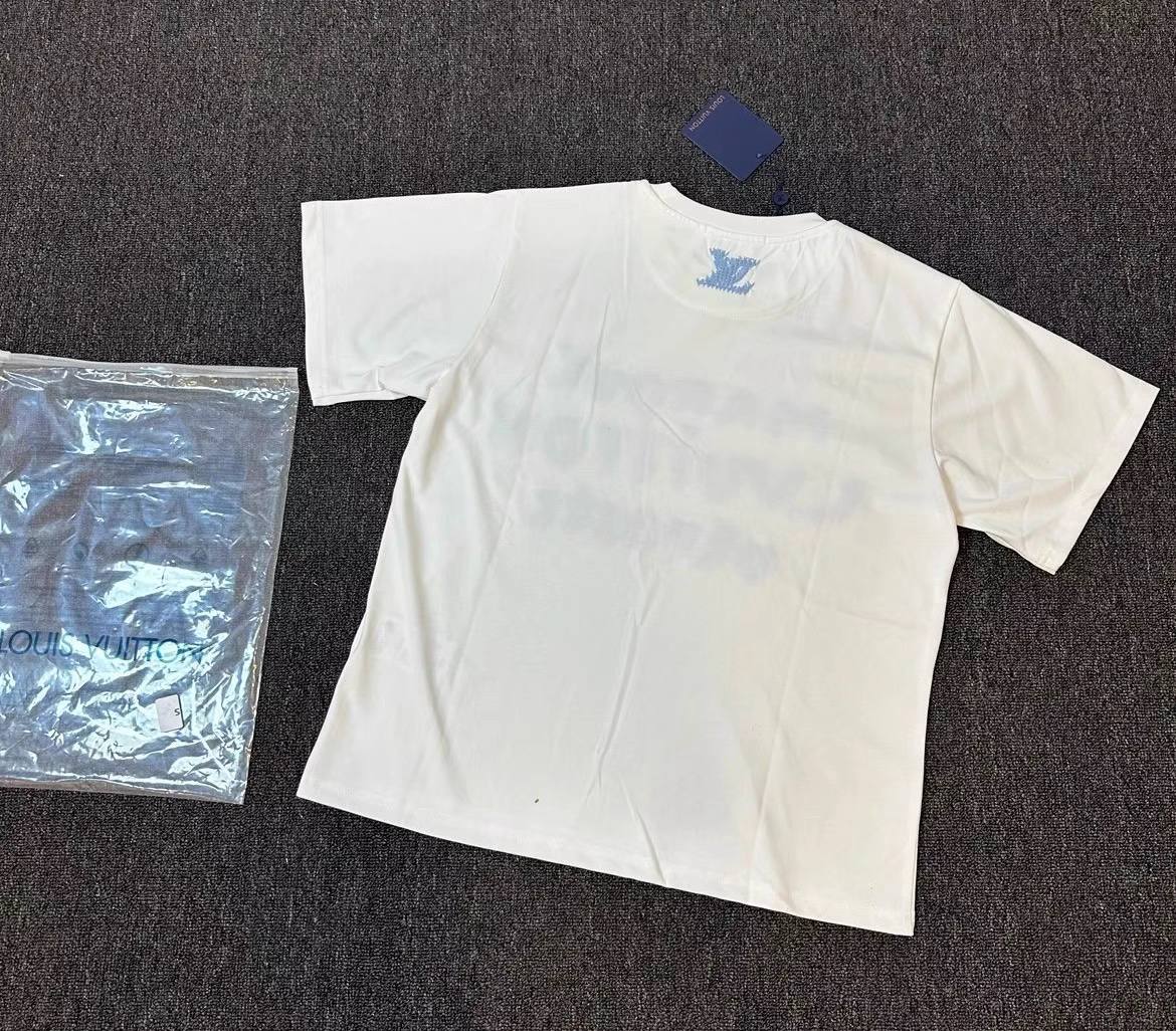 LOUIS VUITTON EMBROIDERED SIGNATURE T-SHIRT