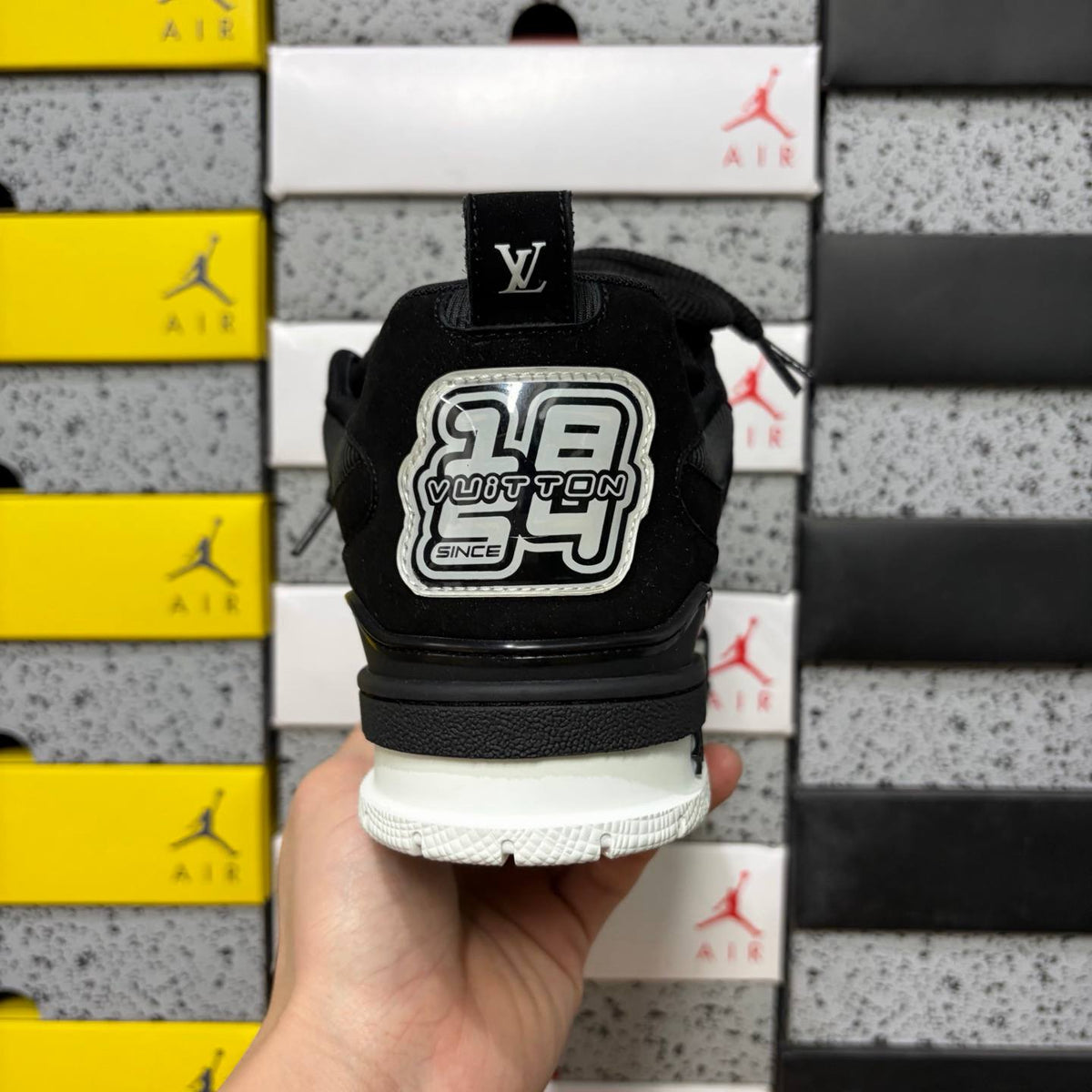 LOUIS VUITTON SKATE BLACK SNEAKERS