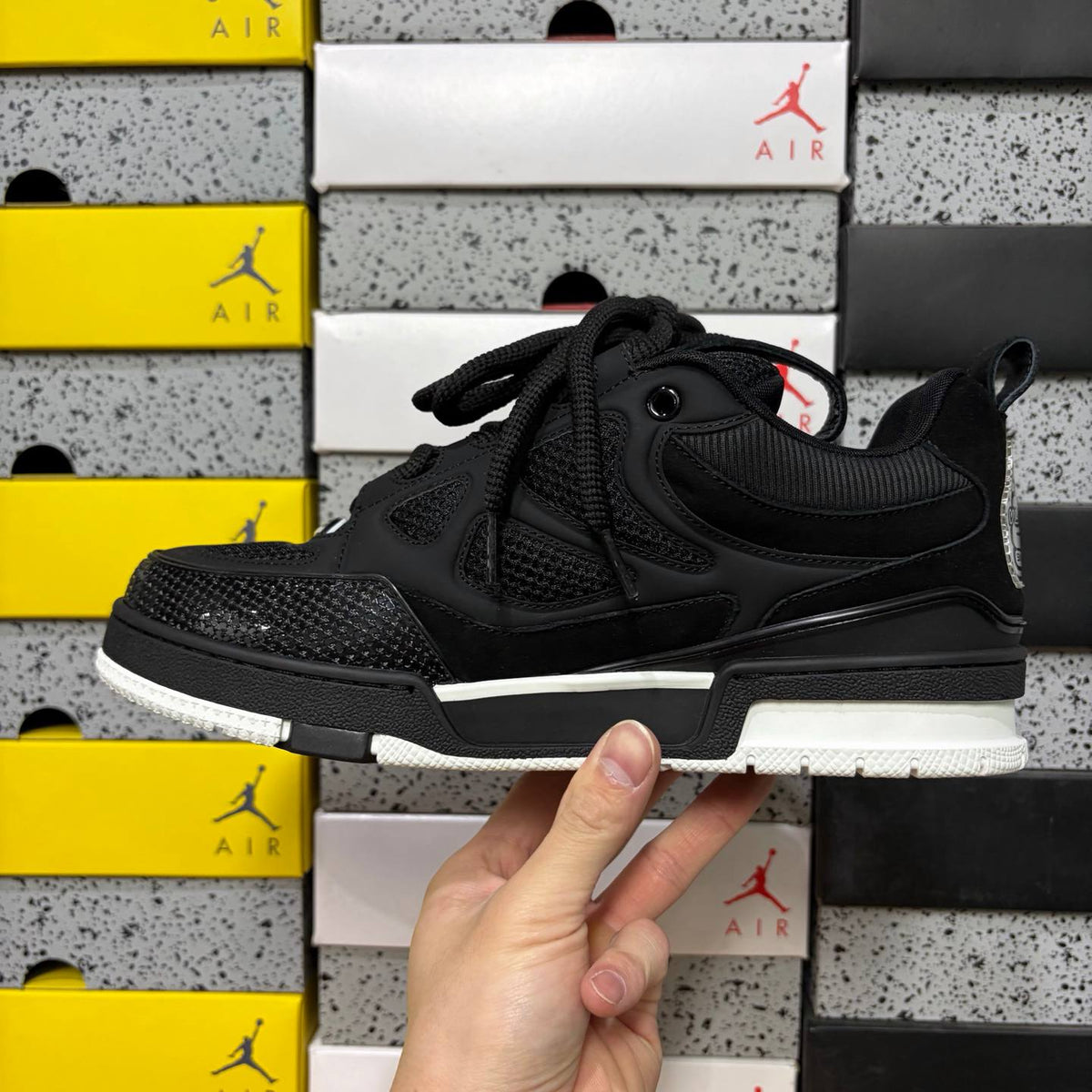 LOUIS VUITTON SKATE BLACK SNEAKERS