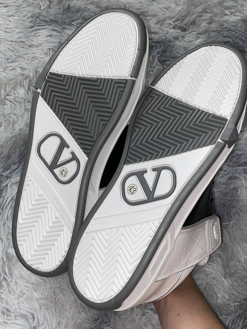 VALENTINO GARAVANI WHITE SNEAKERS