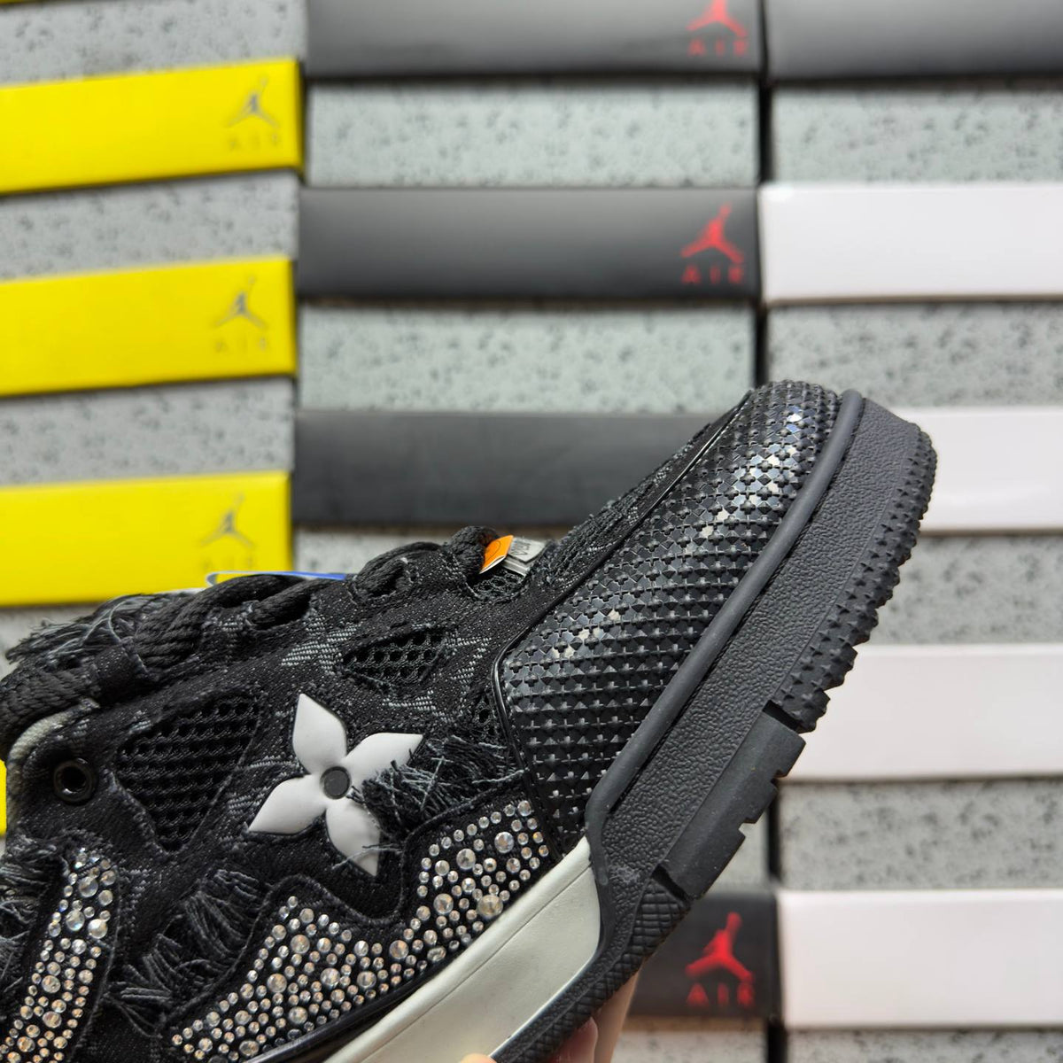 LOUIS VUITTON SKATE BLACK SNEAKERS