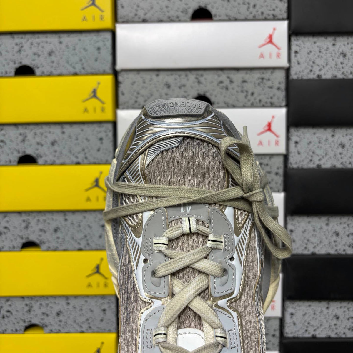 BALENCIAGA 3XL GREY SNEAKERS