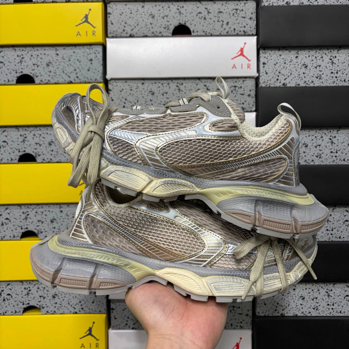 BALENCIAGA 3XL GREY SNEAKERS