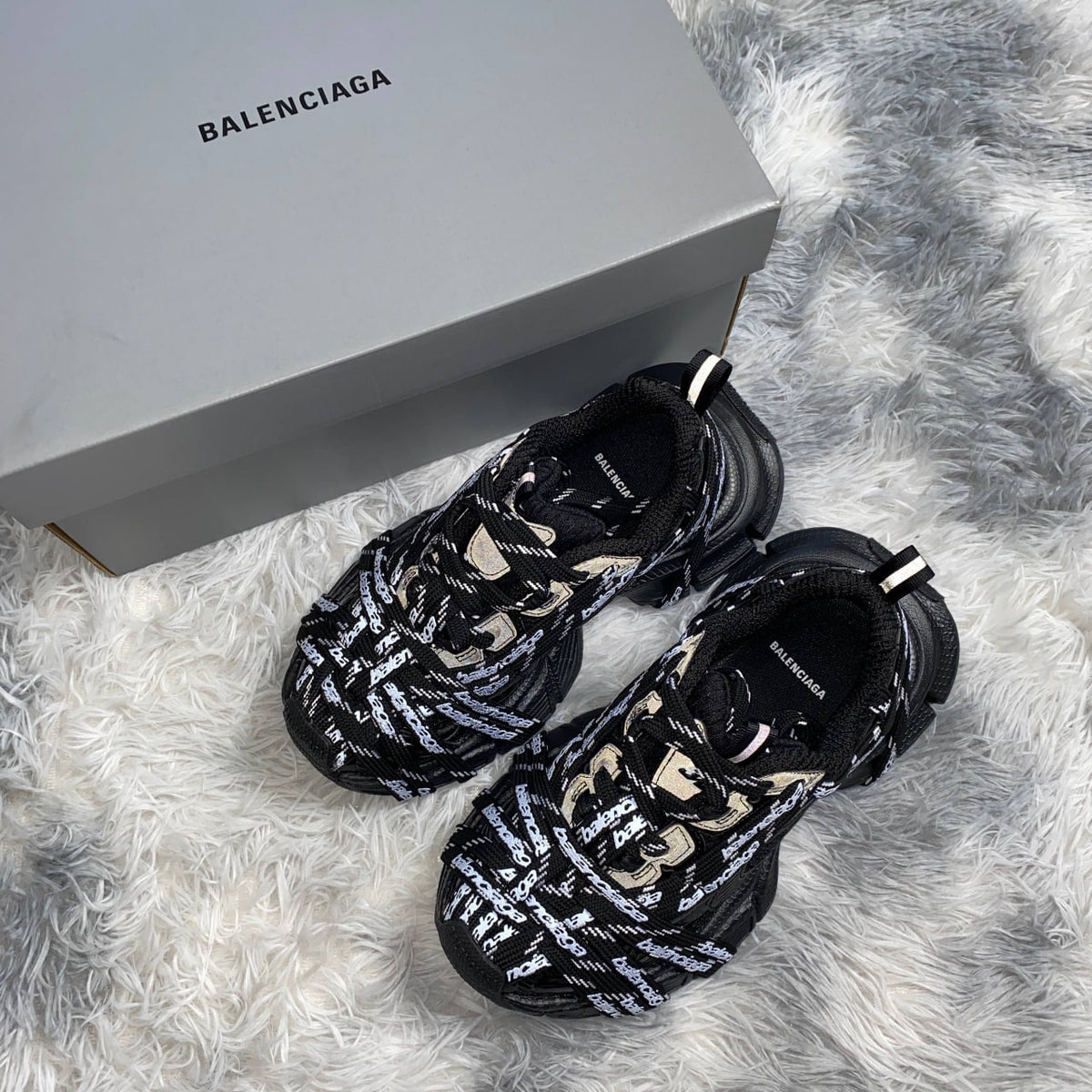 BALENCIAGA 3XL BLACK SNEAKERS
