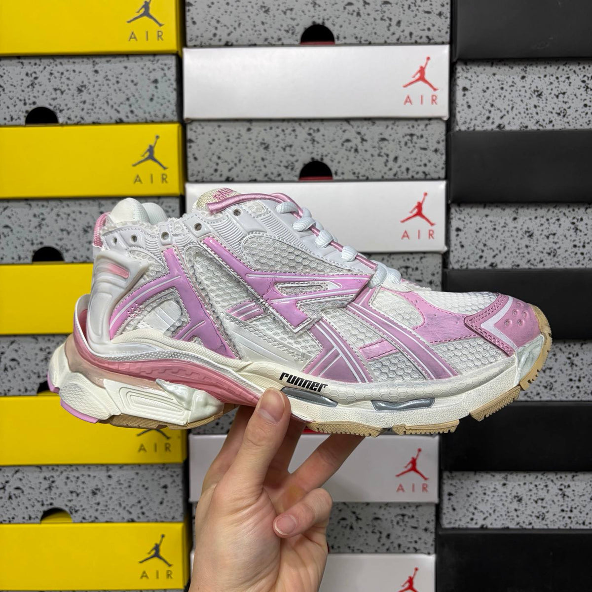 BALENCIGA RUNNER PINK SNEAKERS